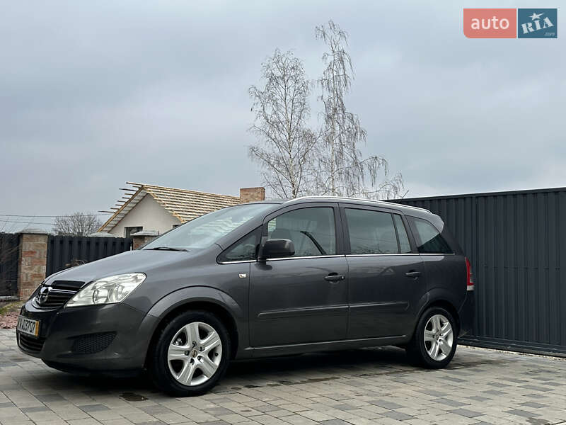 Минивэн Opel Zafira 2010 в Тернополе