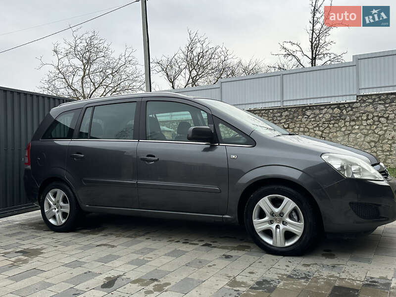Минивэн Opel Zafira 2010 в Тернополе