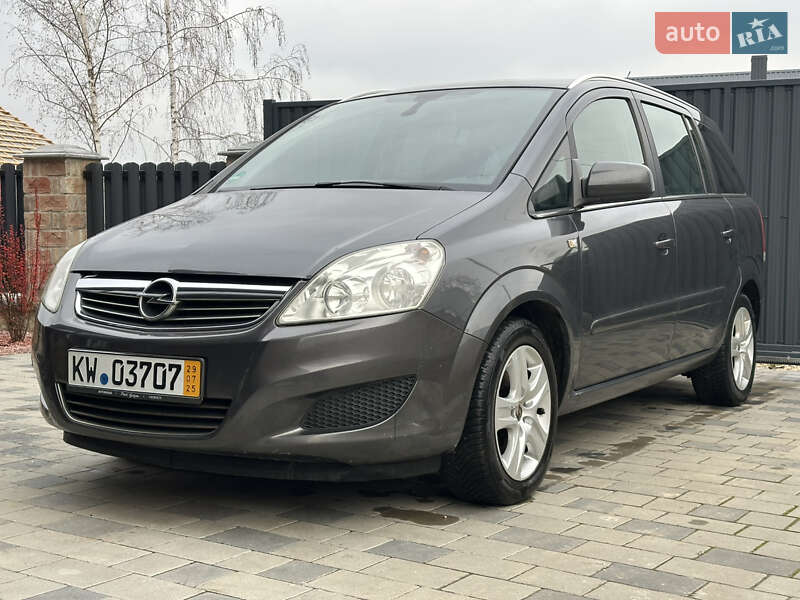 Минивэн Opel Zafira 2010 в Тернополе
