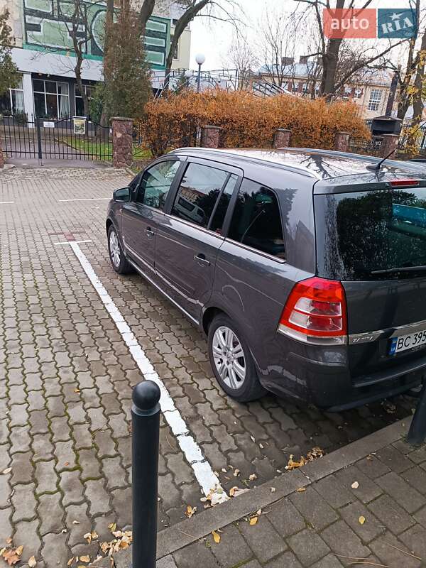 Минивэн Opel Zafira 2010 в Львове