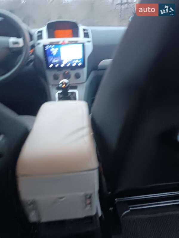 Минивэн Opel Zafira 2009 в Запорожье