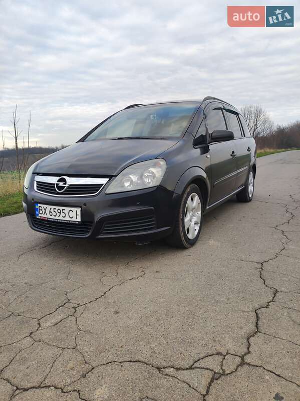 Минивэн Opel Zafira 2005 в Деражне