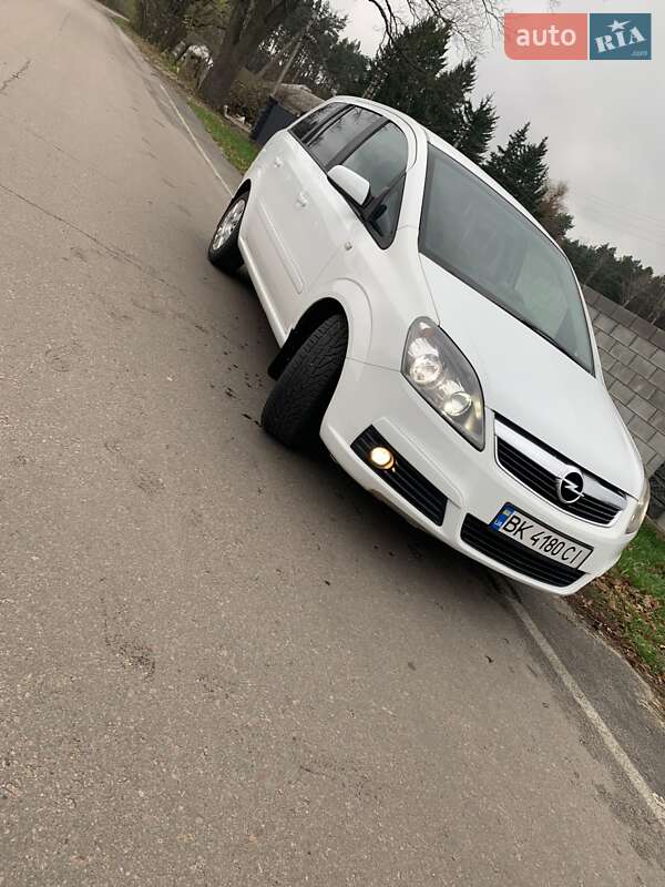 Мінівен Opel Zafira 2007 в Сарнах