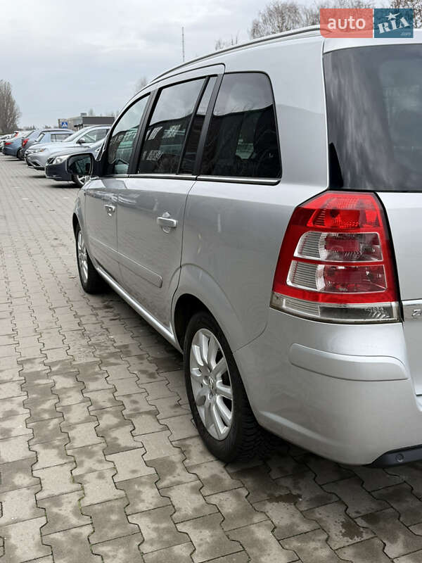 Минивэн Opel Zafira 2011 в Белой Церкви