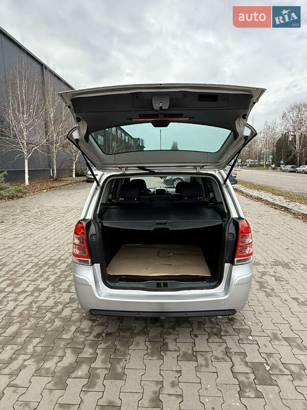 Минивэн Opel Zafira 2011 в Белой Церкви