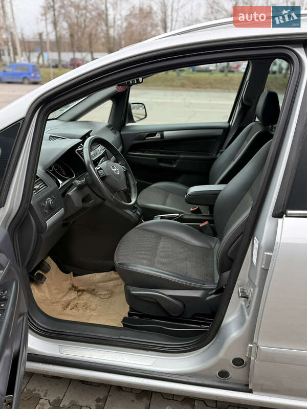 Минивэн Opel Zafira 2011 в Белой Церкви