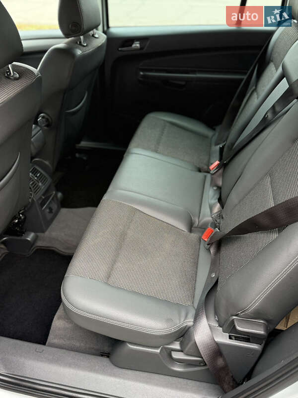 Минивэн Opel Zafira 2011 в Белой Церкви