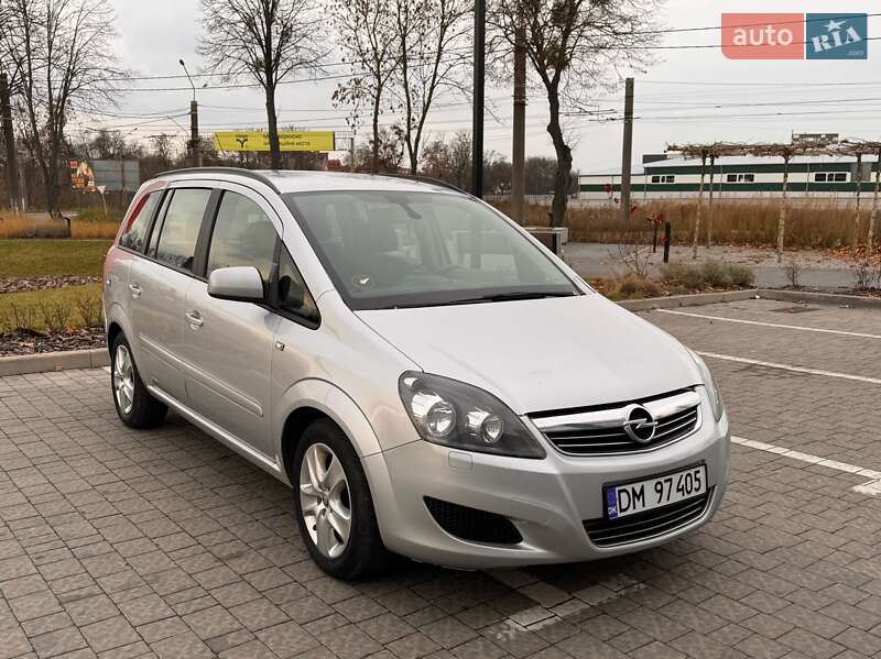 Минивэн Opel Zafira 2013 в Львове