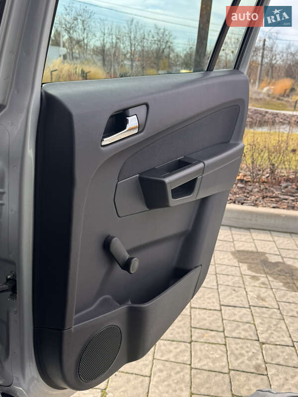 Минивэн Opel Zafira 2013 в Львове