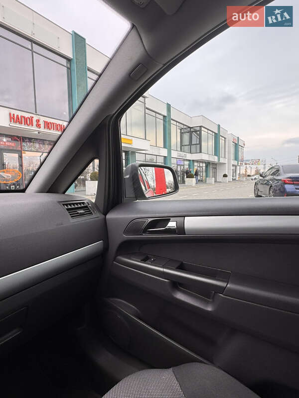 Минивэн Opel Zafira 2013 в Львове