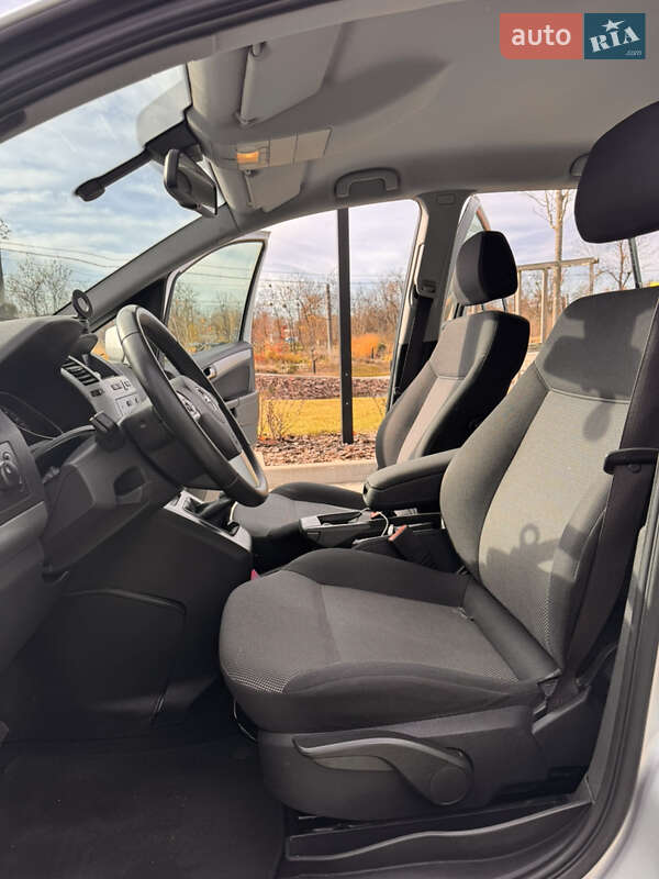 Минивэн Opel Zafira 2013 в Львове