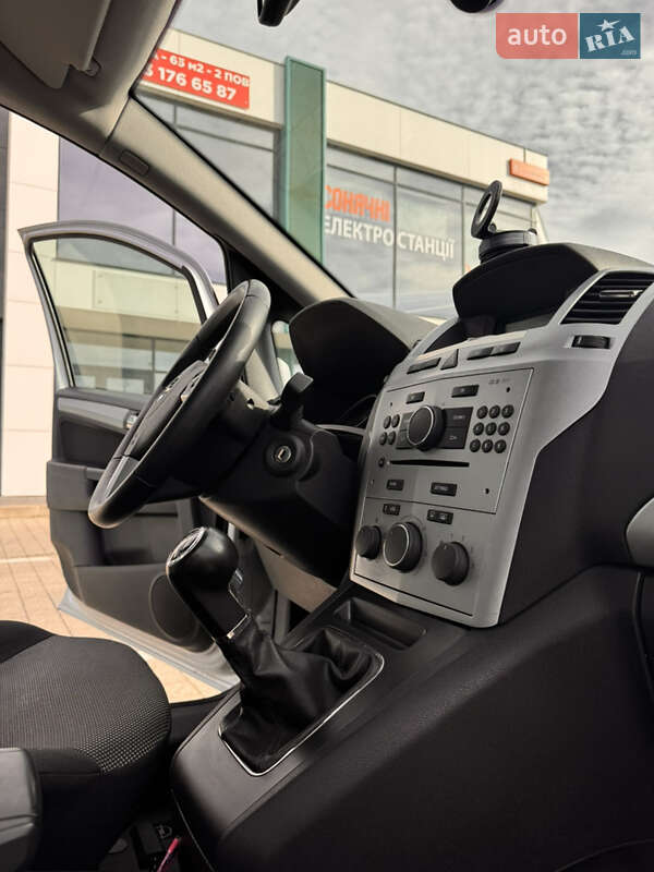 Минивэн Opel Zafira 2013 в Львове