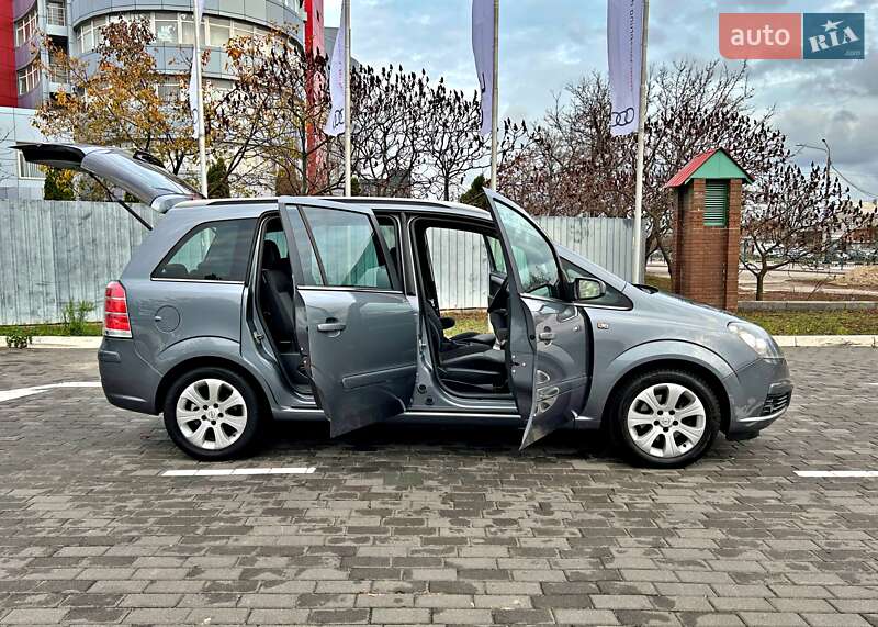 Минивэн Opel Zafira 2006 в Харькове