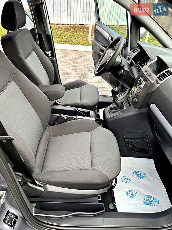 Минивэн Opel Zafira 2006 в Харькове