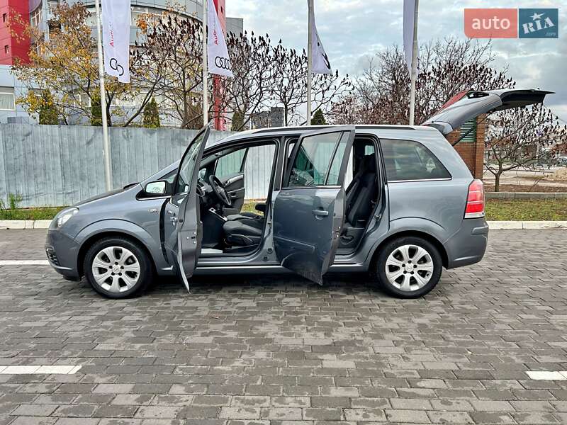 Минивэн Opel Zafira 2006 в Харькове