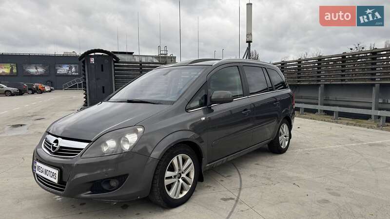 Opel Zafira 2011