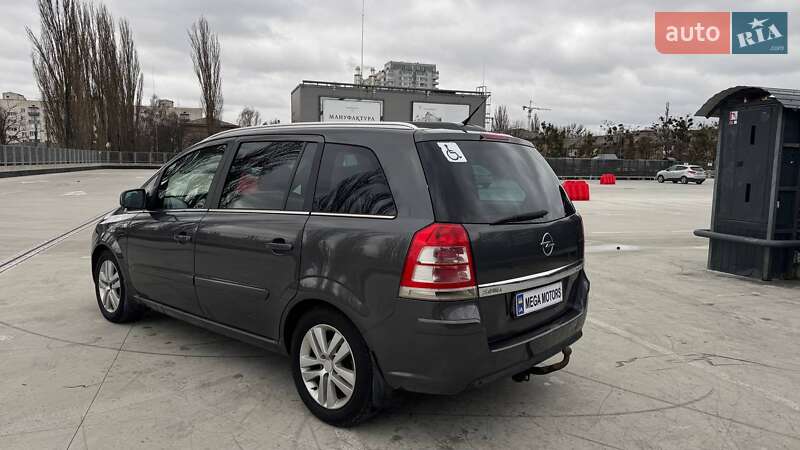 Минивэн Opel Zafira 2011 в Киеве