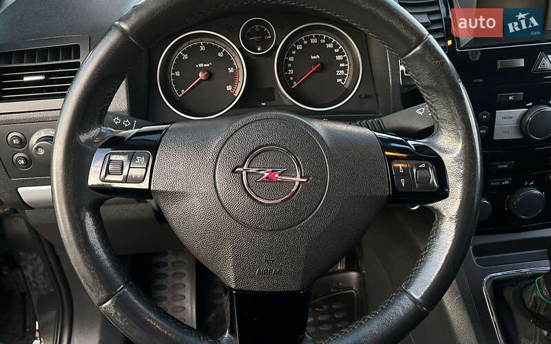 Минивэн Opel Zafira 2010 в Коломые