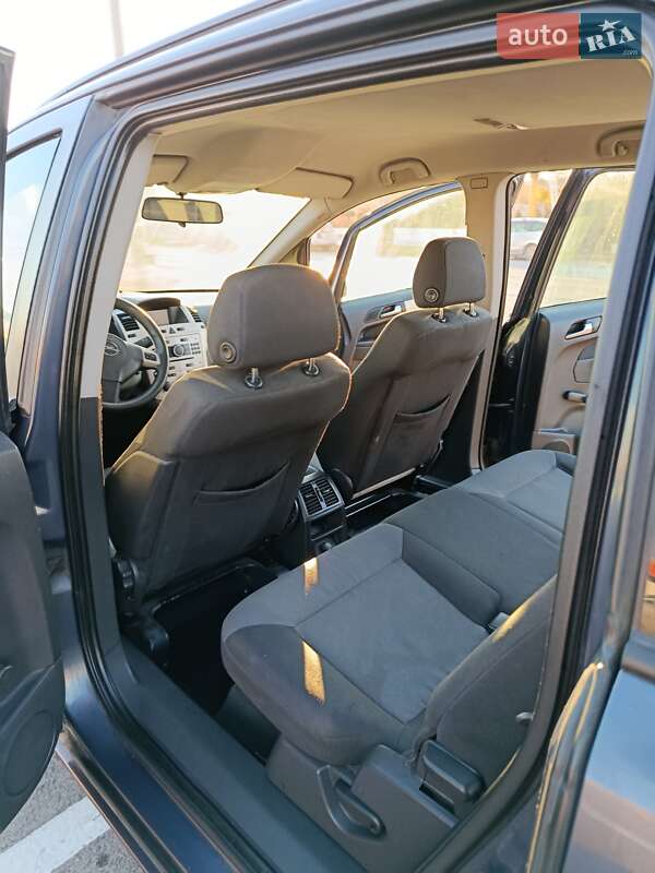 Минивэн Opel Zafira 2008 в Луцке