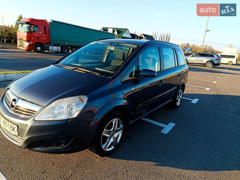 Минивэн Opel Zafira 2008 в Луцке
