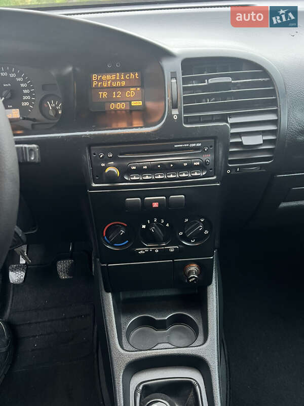 Минивэн Opel Zafira 2002 в Днепре