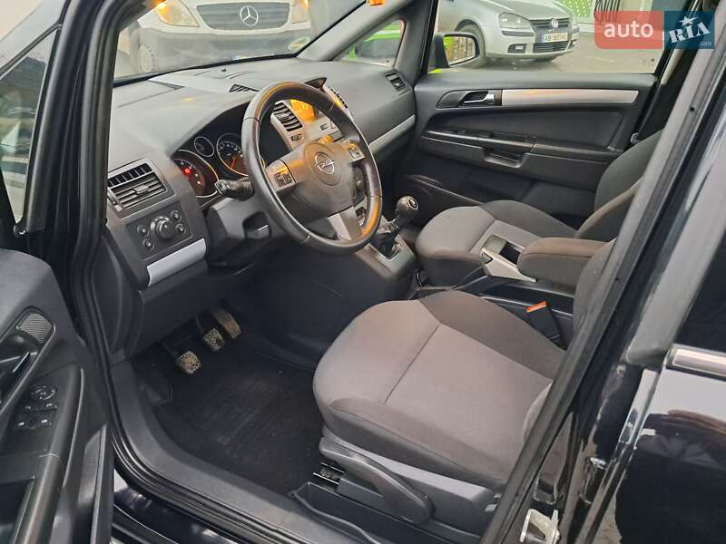 Минивэн Opel Zafira 2006 в Могилев-Подольске фото 57 Минивэн Opel Zafira 2006 в Могилев-Подольске