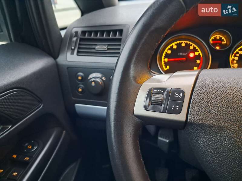 Минивэн Opel Zafira 2006 в Могилев-Подольске фото 69 Минивэн Opel Zafira 2006 в Могилев-Подольске