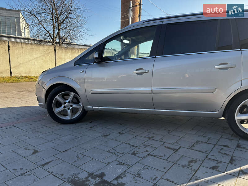 Минивэн Opel Zafira 2006 в Стрые