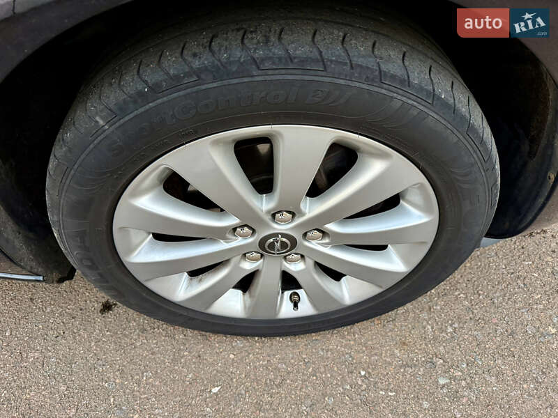 Микровэн Opel Zafira 2015 в Ровно