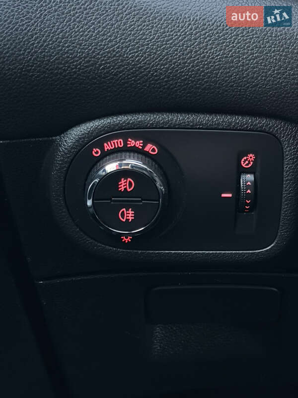 Микровэн Opel Zafira 2015 в Ровно