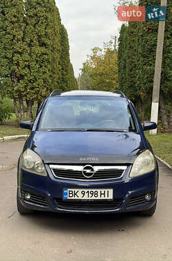 Минивэн Opel Zafira 2008 в Ровно