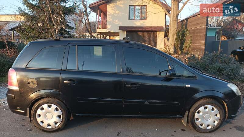 Минивэн Opel Zafira 2007 в Днепре