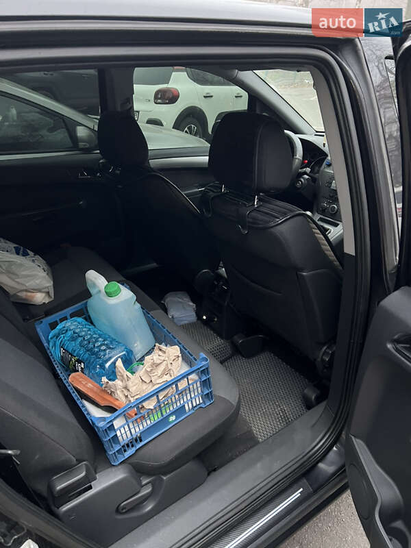 Минивэн Opel Zafira 2007 в Львове