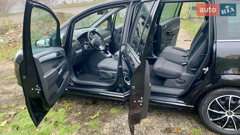 Минивэн Opel Zafira 2008 в Виннице