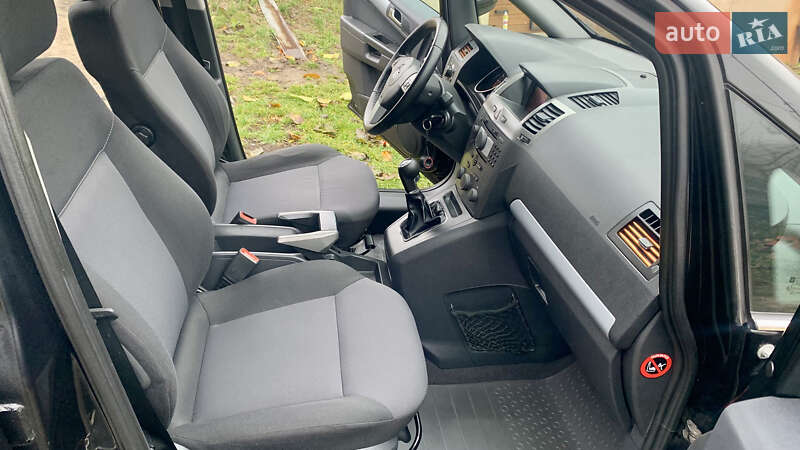 Минивэн Opel Zafira 2008 в Виннице