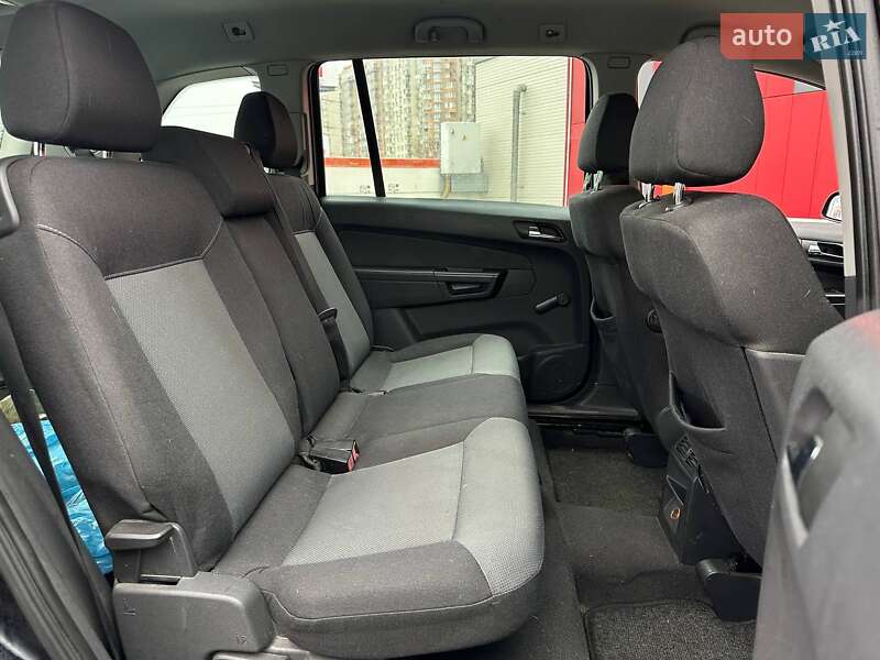 Минивэн Opel Zafira 2006 в Киеве