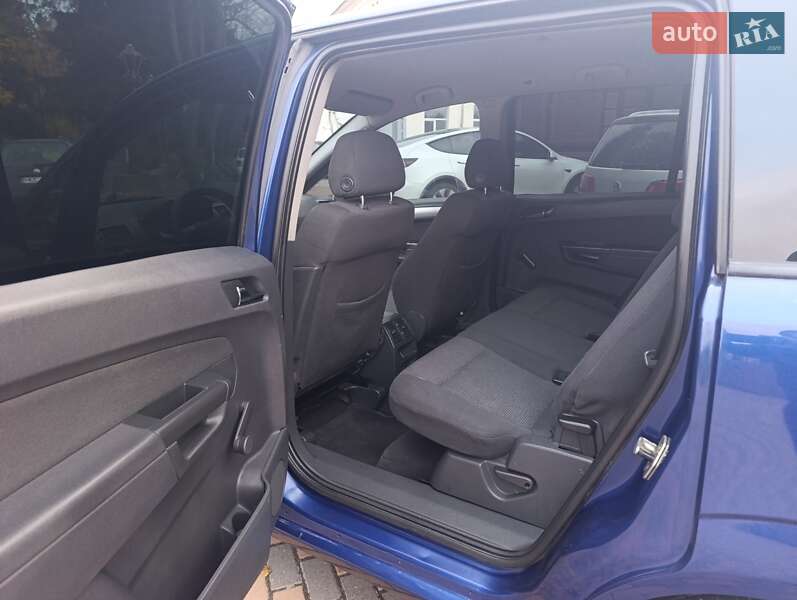 Минивэн Opel Zafira 2006 в Звягеле