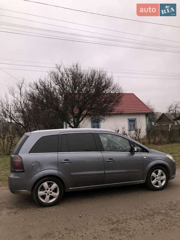 Минивэн Opel Zafira 2007 в Березному