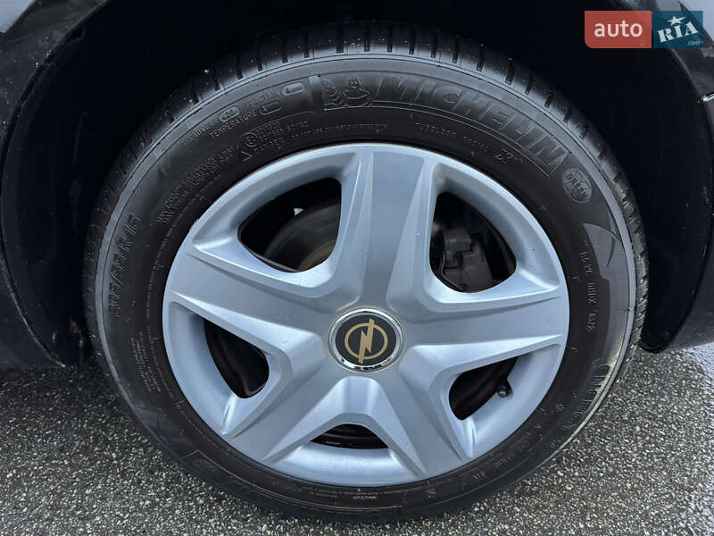 Мінівен Opel Zafira 2007 в Києві