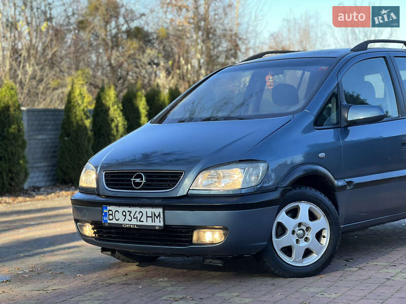 Минивэн Opel Zafira 2000 в Жовкве