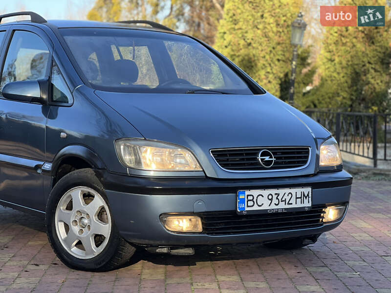 Минивэн Opel Zafira 2000 в Жовкве
