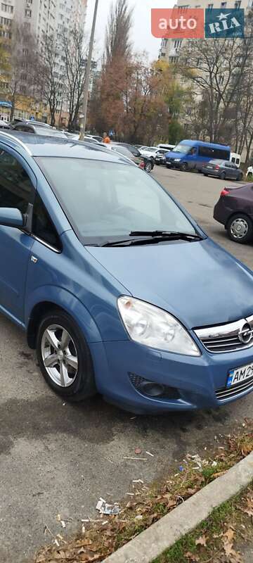 Мінівен Opel Zafira 2008 в Києві