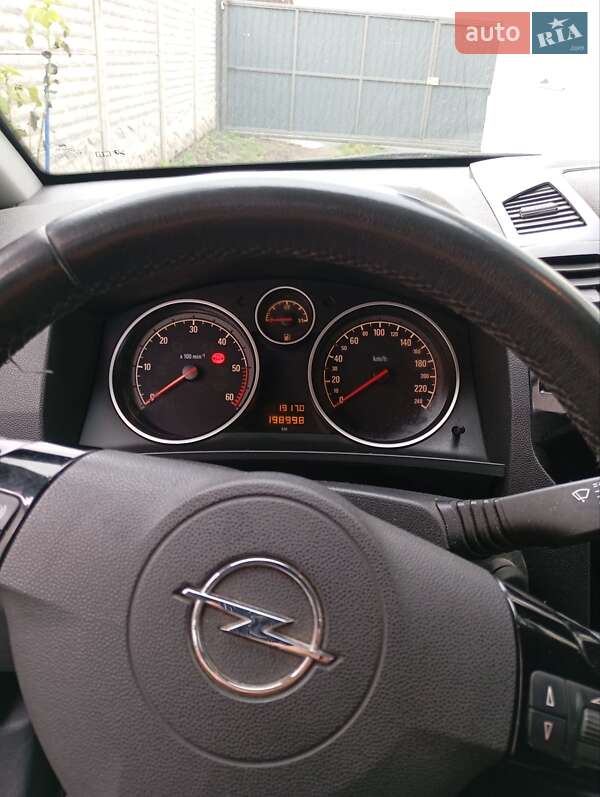 Минивэн Opel Zafira 2011 в Полтаве