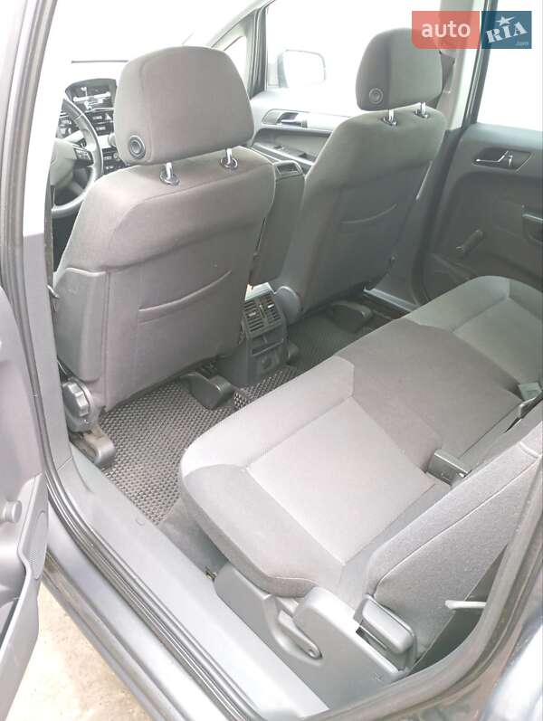 Минивэн Opel Zafira 2011 в Полтаве