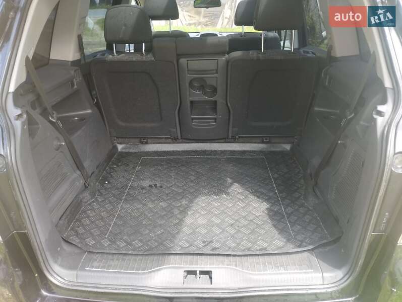 Минивэн Opel Zafira 2011 в Косове