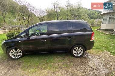 Минивэн Opel Zafira 2011 в Косове