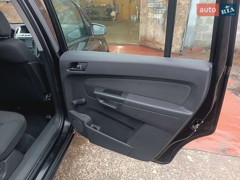 Минивэн Opel Zafira 2010 в Харькове фото 16 Минивэн Opel Zafira 2010 в Харькове
