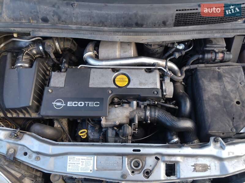 Минивэн Opel Zafira 2004 в Костополе