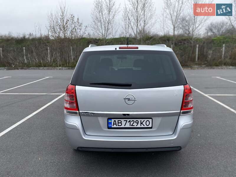 Минивэн Opel Zafira 2011 в Виннице