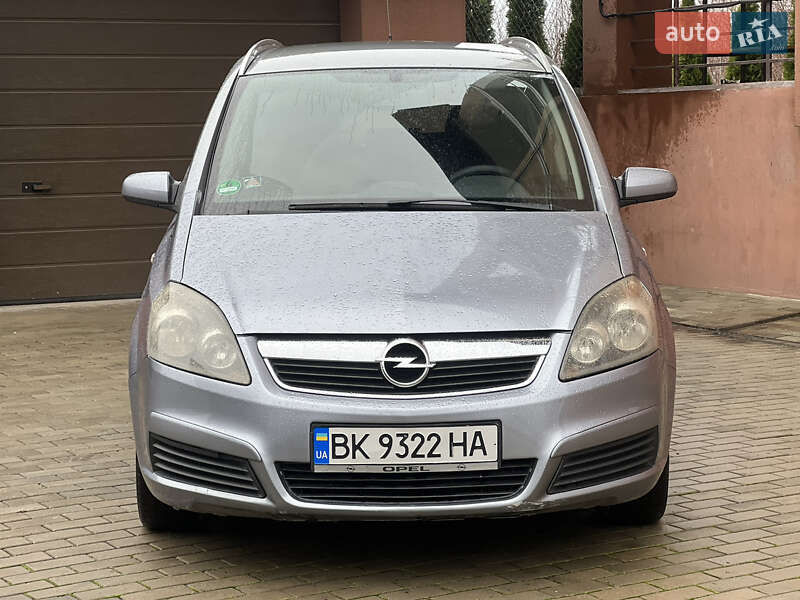 Мінівен Opel Zafira 2006 в Рівному
